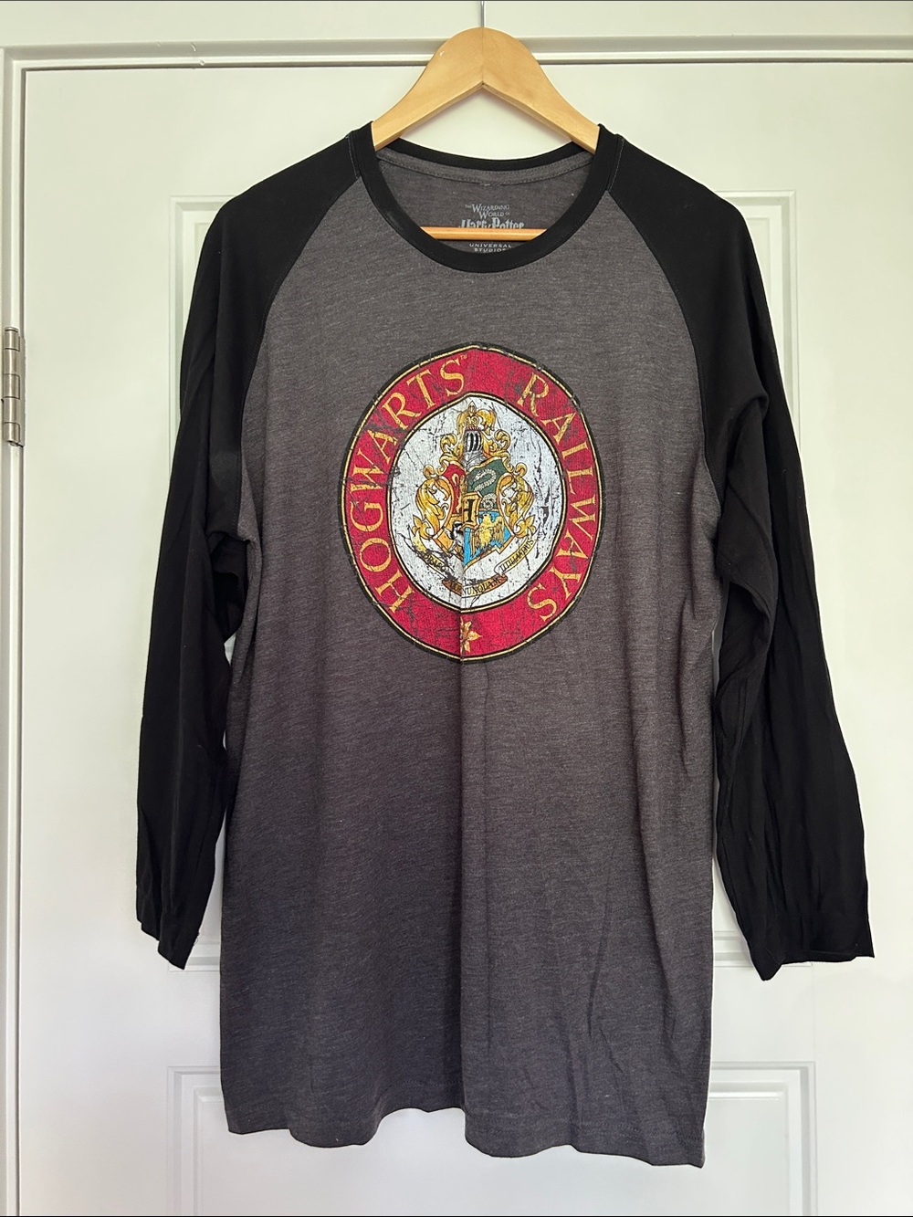 Wizarding World Harry Potter Raglan Tee - Gray & Black